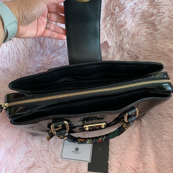 Authentic Metro City Handbag - Picture 5 of 8